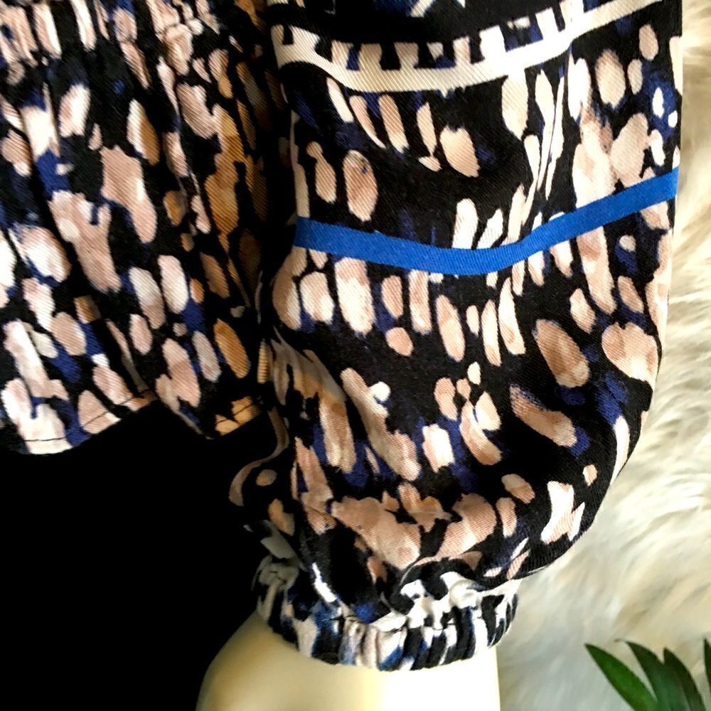 J.Lo Oversized Rayon ruffle bottom top - Picture 3 of 9